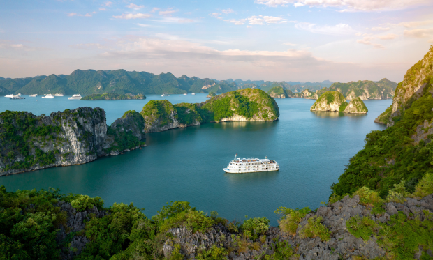 The Au Co Luxury Cruise