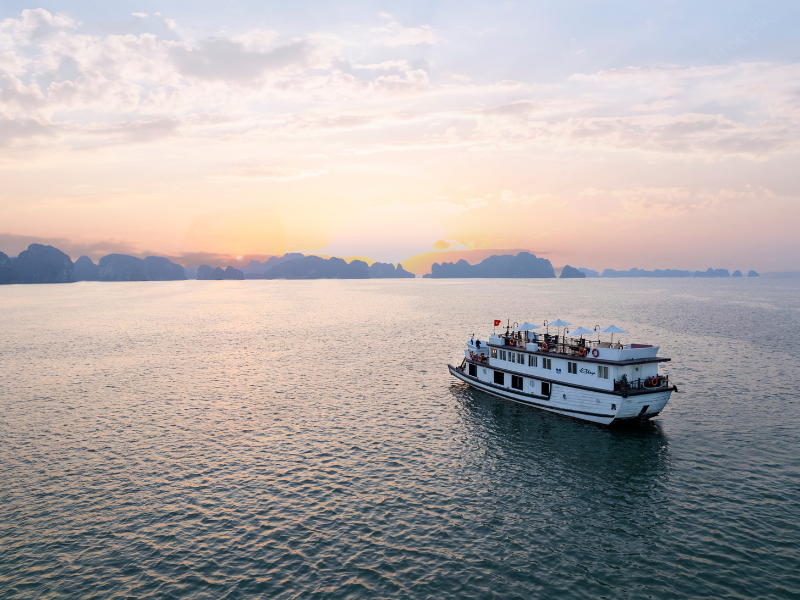 Bhaya Legend Private cruise Halong Bay